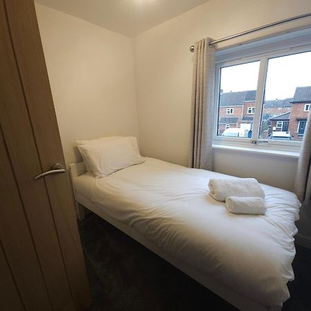 Modern 3 Bedroom Property With Free Driveway Parking By Shire Stays Shrewsbury Dış mekan fotoğraf